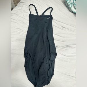 Nike hydrastrong women’s onesie